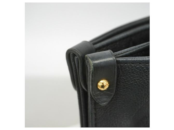 Bolso Tote Louis Vuitton Monogram Empreinte OnTheGo GM Negro - vista 9