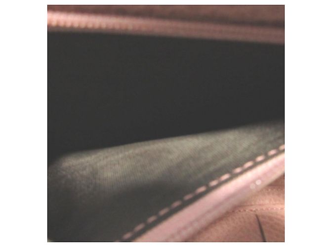 Gucci Pink Leather Bi-Fold Wallet - view 4