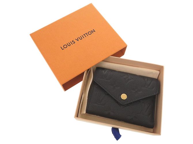 Louis Vuitton Portefeuille Victorine Tri-fold Wallet Negro - vista 2