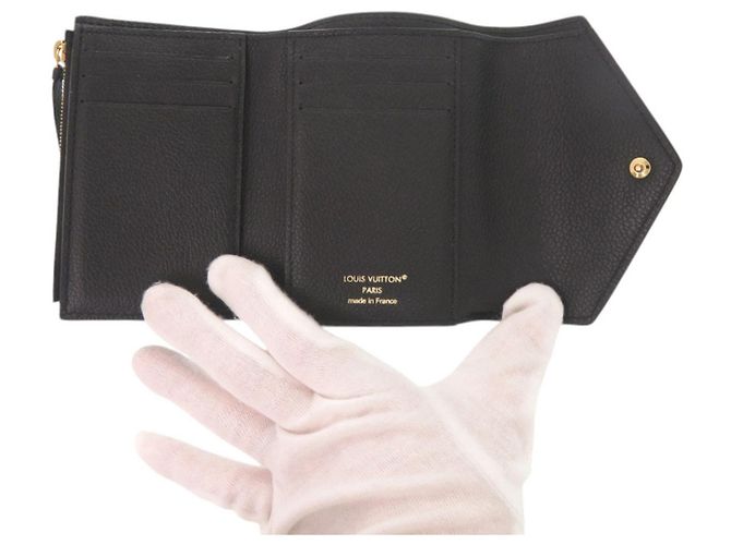Louis Vuitton Portefeuille Victorine Tri-fold Wallet Negro - vista 5