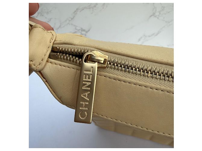 Timeless Borsa a tracolla Chanel Chocolate Bar Beige in pelle d'agnello - vista 14