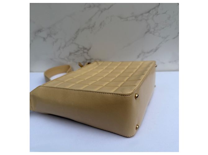 Timeless Borsa a tracolla Chanel Chocolate Bar Beige in pelle d'agnello - vista 9