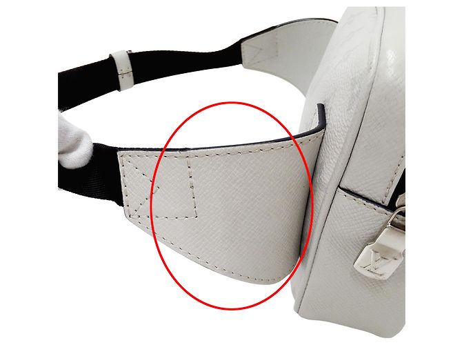 Borsa a tracolla Louis Vuitton Taigarama Bianco - vista 10