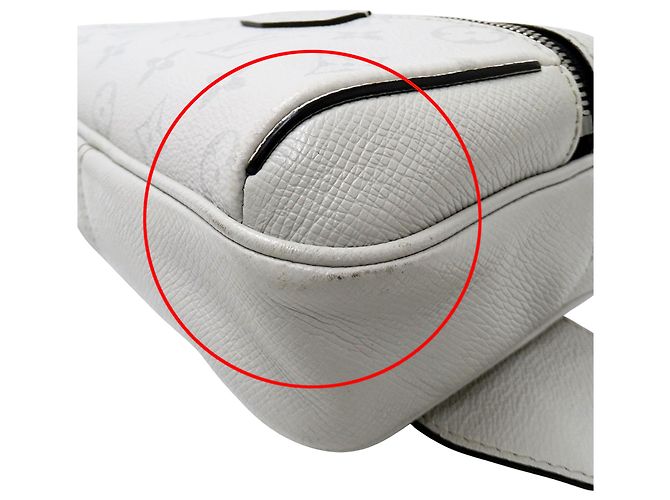 Borsa a tracolla Louis Vuitton Taigarama Bianco - vista 8