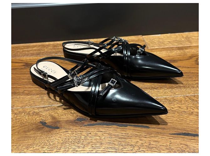 Gucci Mules aus schwarzem Leder mit Riemchen - Ansicht 2