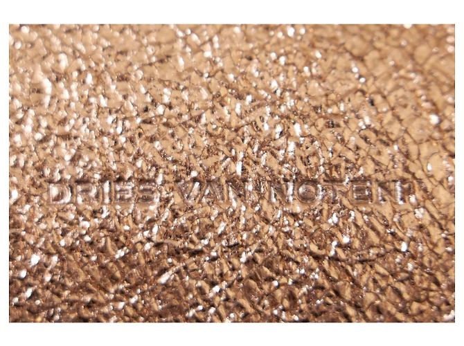 Dries Van Noten Borsa in pelle stropicciata metallizzata oro rosa D'oro - vista 5