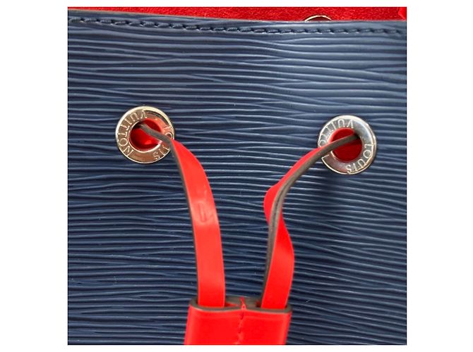 Néonoé Borsa a tracolla Louis Vuitton NeoNoe MM in pelle Epi Blu - vista 16