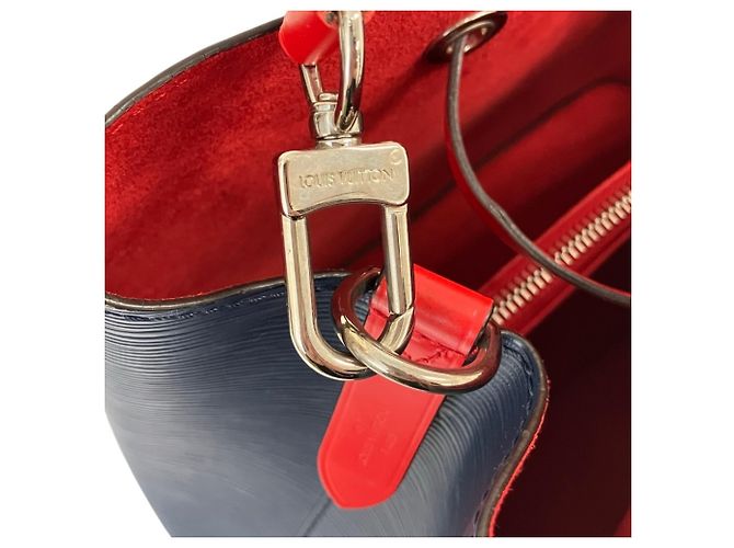 Néonoé Borsa a tracolla Louis Vuitton NeoNoe MM in pelle Epi Blu - vista 9