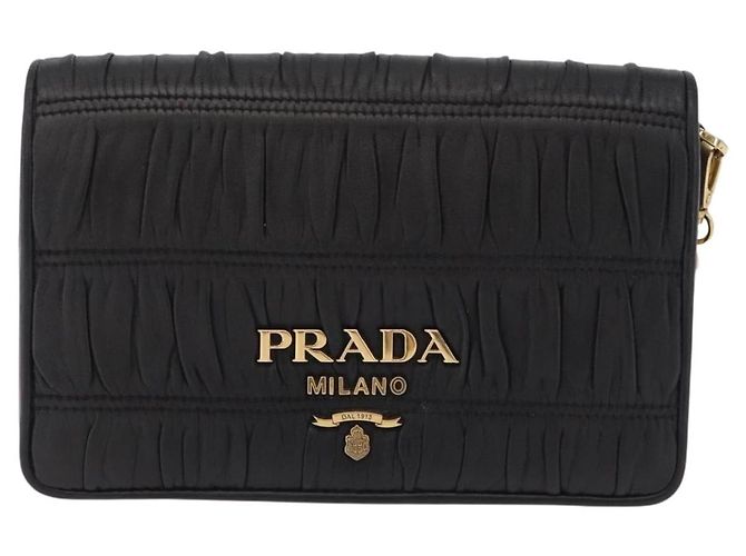 Bolsa de Ombro PRADA com Corrente Franzida em Couro Preto e Ouro Auth 204909A Dourado - vista 13