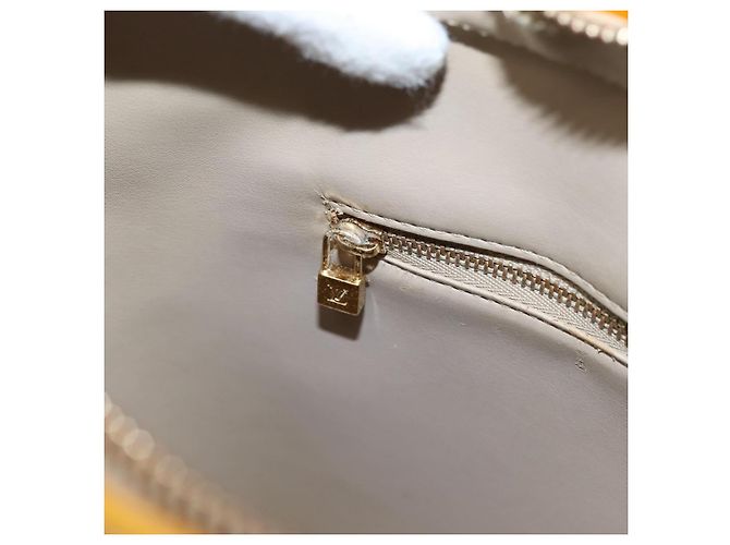 Borsa a mano LOUIS VUITTON Monogram Vernis Houston Beige M91004 LV Auth ep15845 - vista 25