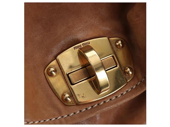 Borsa a tracolla Miu Miu in pelle 2way marrone tono oro Auth 205819A - vista 22