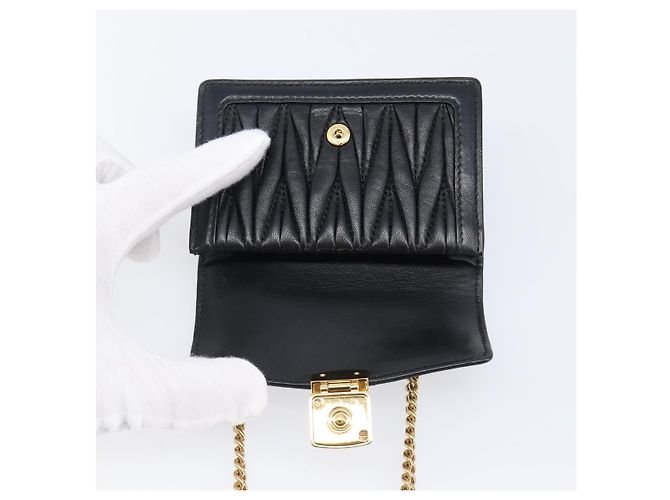 Miu Miu Matelasse Chain Shoulder Pouch Leather Black Gold Tone Auth bs37119V Nero - vista 20