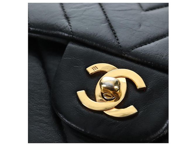 CHANEL V-stitch Chevron Double Flap Matelasse 25 Chain Shoulder Auth BA15583V Negro - vista 19