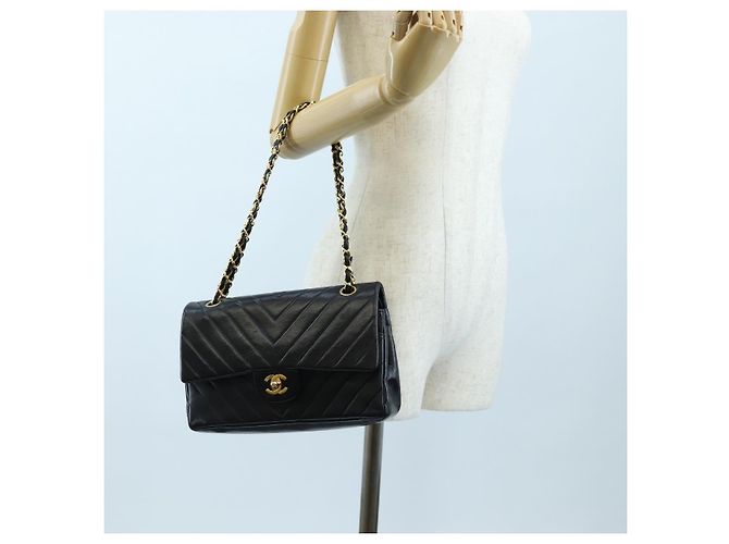 CHANEL V-stitch Chevron Double Flap Matelasse 25 Chain Shoulder Auth BA15583V Negro - vista 32