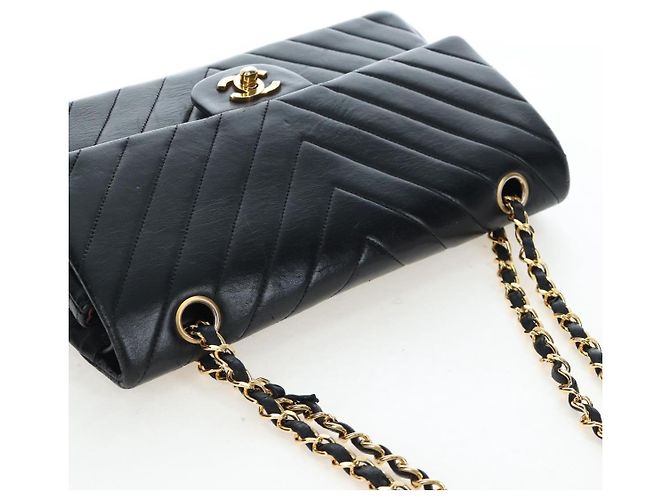 CHANEL V-stitch Chevron Double Flap Matelasse 25 Chain Shoulder Auth BA15583V Negro - vista 6