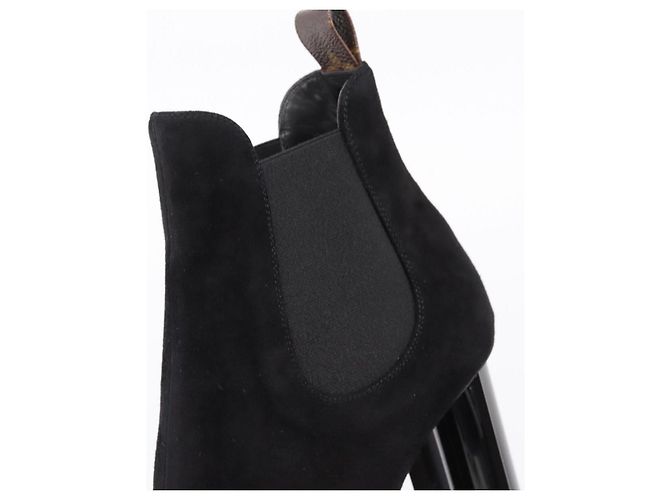 LOUIS VUITTON Botines de Gamuza 37 Negro LV Auth 204943M - vista 11