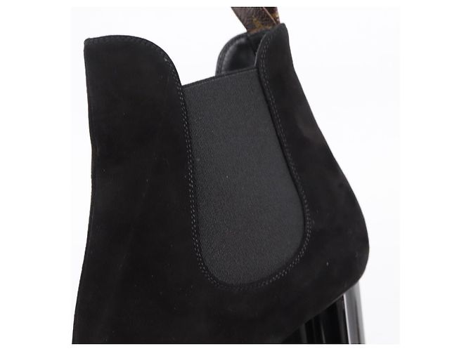 LOUIS VUITTON Botines de Gamuza 37 Negro LV Auth 204943M - vista 22