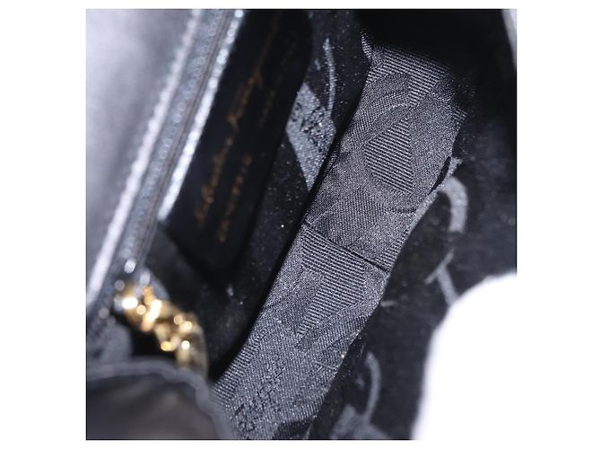 Salvatore Ferragamo Vala Chain Shoulder Bag Leather Black Gold Auth 206299 Golden - view 11