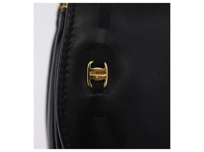 Salvatore Ferragamo Vala Chain Shoulder Bag Leather Black Gold Auth 206299 Golden - view 17