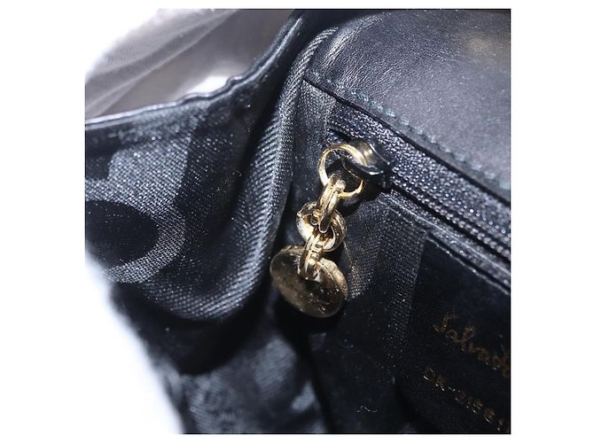 Salvatore Ferragamo Vala Chain Shoulder Bag Leather Black Gold Auth 206299 Golden - view 22