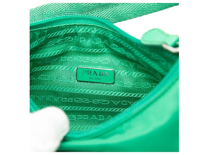 Borsa a tracolla Prada Mini Tessuto Re Edition 2000 Verde - vista 5
