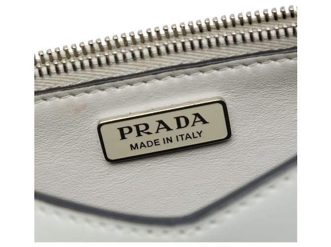 Mini borsa a tracolla Prada in pelle spazzolata bianca con catena Bianco - vista 5