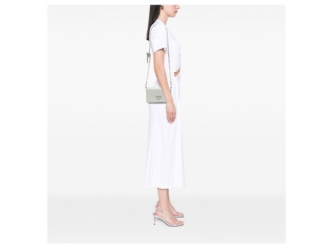 Mini borsa a tracolla Prada in pelle spazzolata bianca con catena Bianco - vista 6