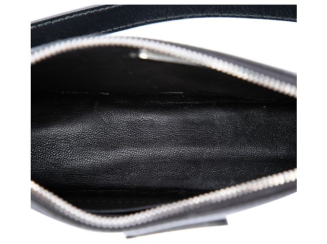 Prada Mini Spazzolato Schultertasche aus schwarzem Leder - Ansicht 4