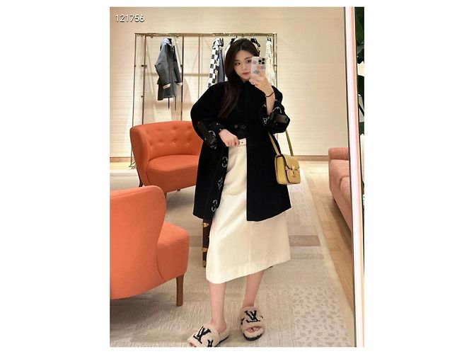 Louis Vuitton Reversible Wool Coat Black Multiple colors - view 8