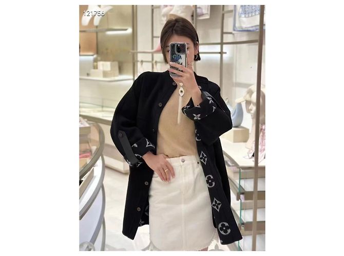 Louis Vuitton Reversible Wool Coat Black Multiple colors - view 9