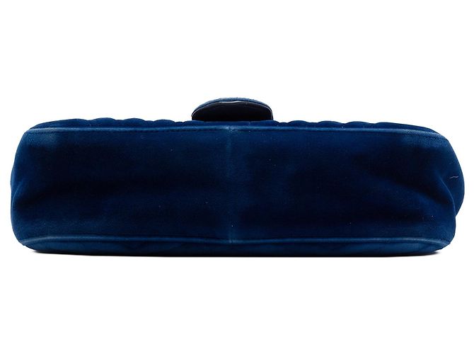 Borsa a tracolla Gucci GG Marmont Matelassé in velluto blu Medium - vista 3