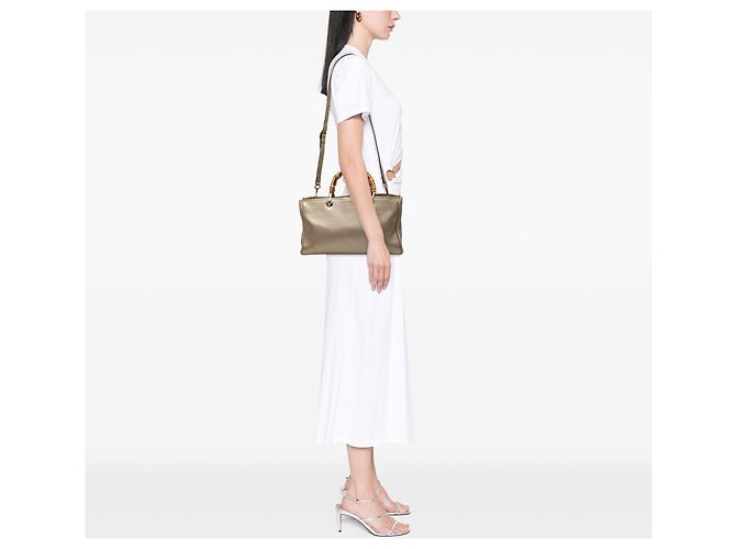 Bamboo Borsa Gucci Medium Shopper Satchel in pelle di vitello dorata con bambù D'oro - vista 6
