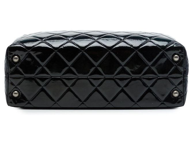 Borsa Tote Chanel Reissue 2.55 in vernice matelassé nera Nero - vista 3