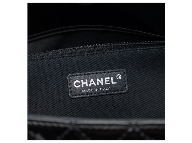 Borsa Tote Chanel Reissue 2.55 in vernice matelassé nera Nero - vista 5