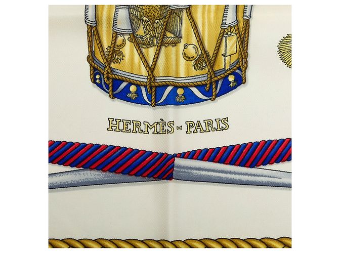 Hermès Les Tambours Seidentuch Weiß 90 - Ansicht 3