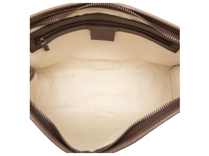 Clutch Gucci GG Supreme Web Ophidia Marrón Castaño - vista 4