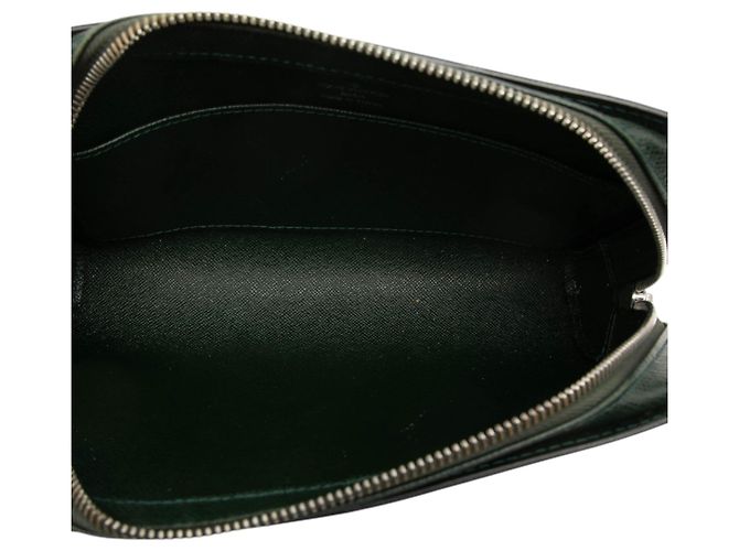 Borsa a pochette Louis Vuitton Taiga Pochette Baikal Verde - vista 4