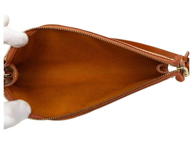 Borsa a tracolla Louis Vuitton Epi Pochette Accessoires Marrone - vista 4