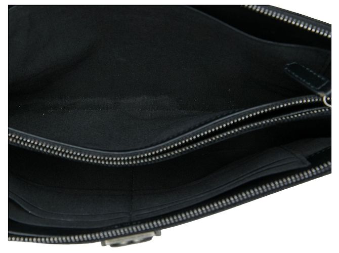 Clutch Zip Chanel Boy O Case in pelle caviar matelassé nera Nero - vista 4