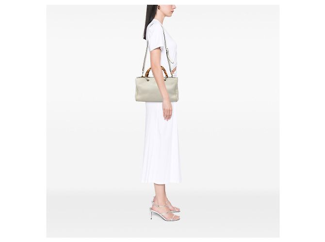 Bamboo Bolsa Shopper Satchel Gucci Medium em couro de bezerro branco com bambu - vista 5