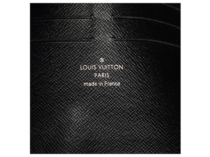 Bolso de mano Louis Vuitton Monogram Eclipse Reverse Pochette Voyage MM Gris - vista 5