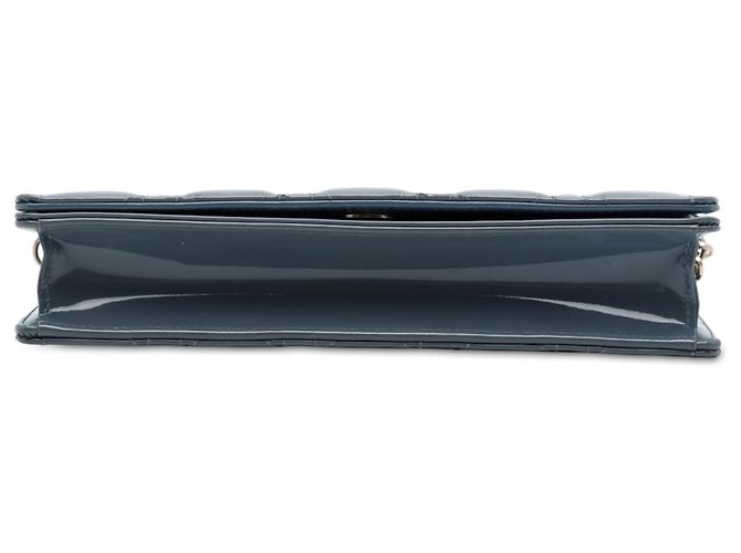 Autre Marque Pouch Lady Dior in vernice Cannage blu con catena e tracolla - vista 3