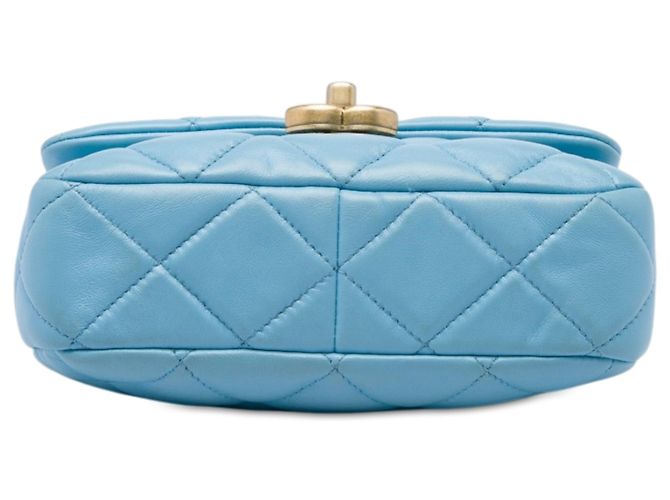 Borsa a tracolla Chanel Mini Quilted Lambskin Lacquered Chain Flap Blu - vista 3