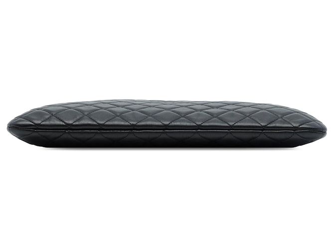 Clutch Chanel Large Quilted Lambskin O Case Nera Nero - vista 3
