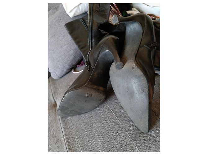 Autre Marque Schwarze Lederstiefel mit Stiletto-Absatz - Ansicht 3