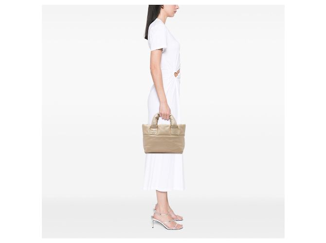 Sac cabas réversible Chanel Coco Cocoon Small en agneau doré - vue 5