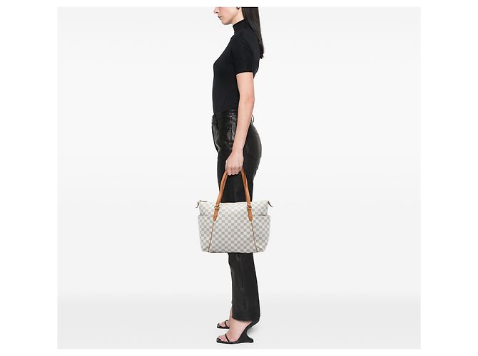 Borsa Tote Louis Vuitton Damier Azur Totally MM bianca Bianco - vista 5