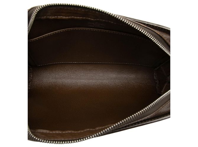 Borsa a Pochette Louis Vuitton Taiga Baikal Marrone - vista 4