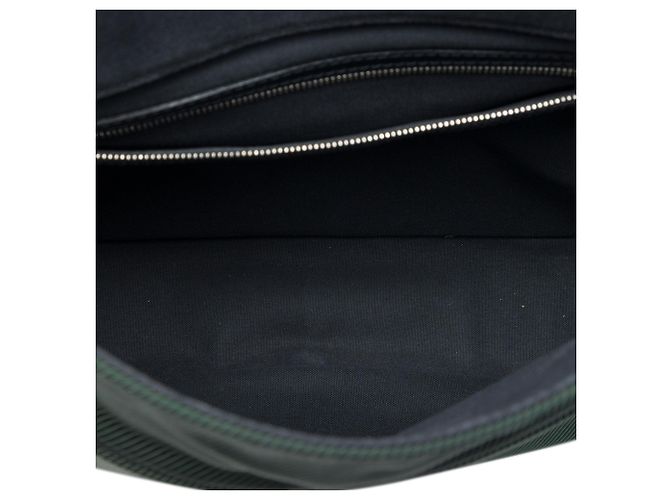 Louis Vuitton Taiga Viktor Crossbody Bag Schwarz - Ansicht 4