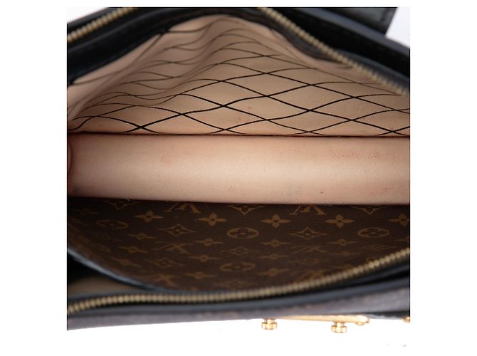 Bolso Clutch y Bandolera Louis Vuitton Monogram Reverse Trunk Marrón Castaño - vista 4